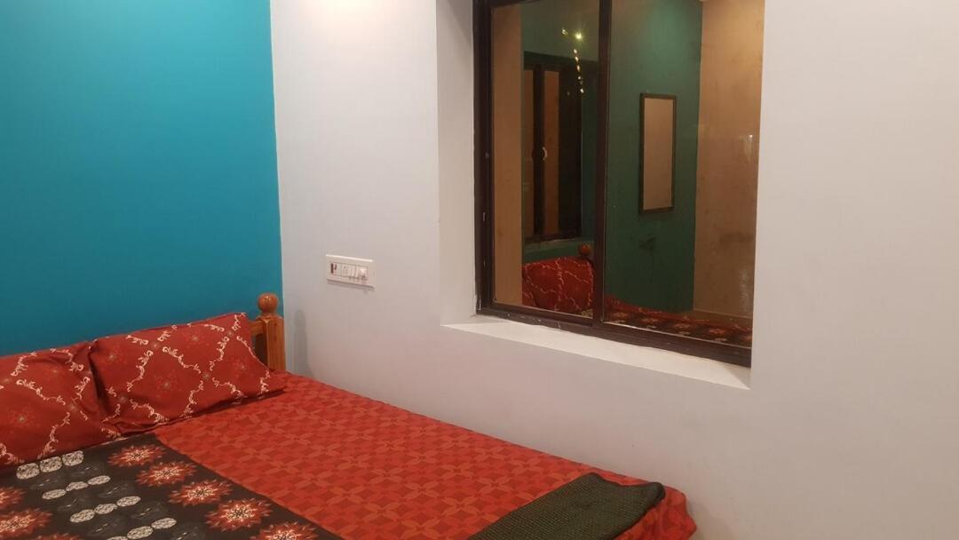 Jms Guest House Tirunallar Екстериор снимка
